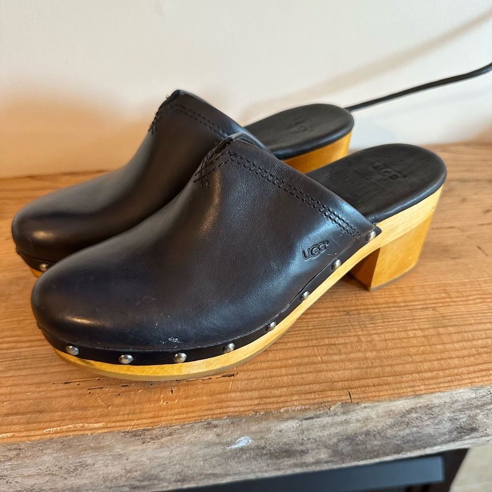 Leather UGG clogs